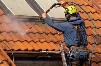 Démoussage et hydrofuge de toiture aux Salles